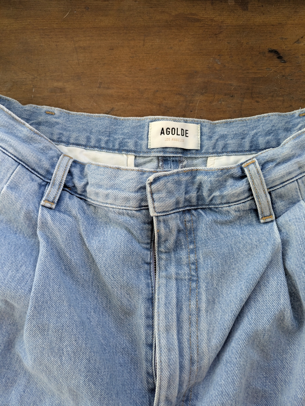 Agolde Washed Light Blue High-Rise Pleated Denim Shorts - Picture 2 of 4